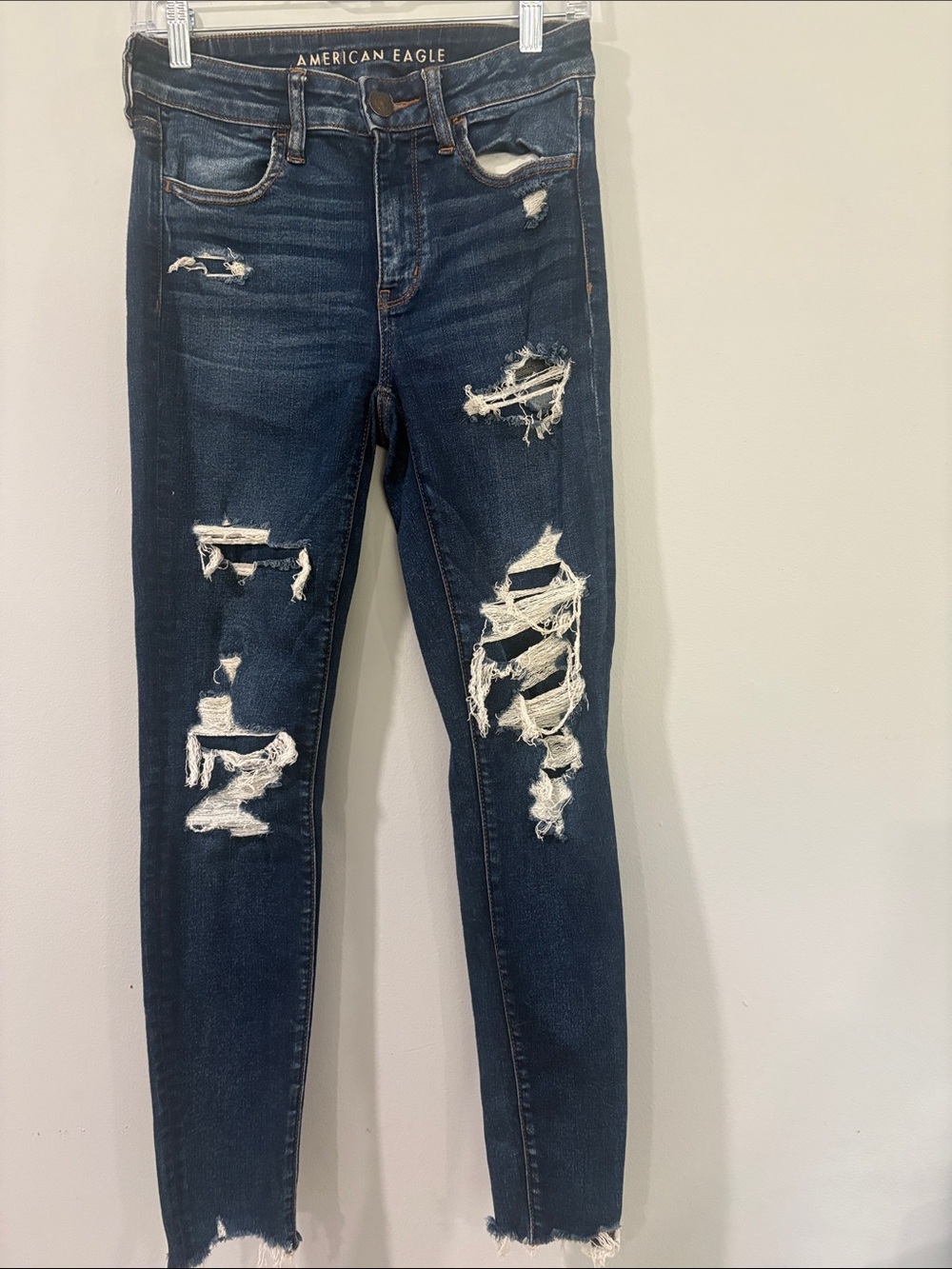 American Eagle Outfitters Dark Blue Distressed Skinny Jeans/size 6